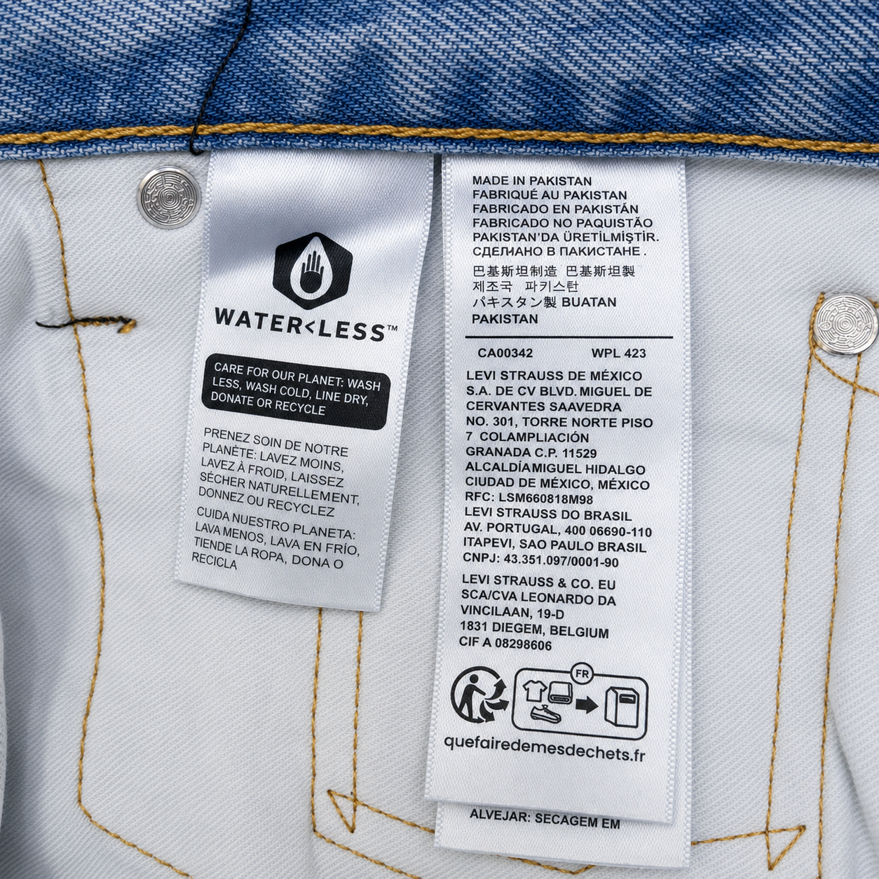 Levi’s 501 Original Fit Men’s Jeans Light Blue Wash Button Fly Denim